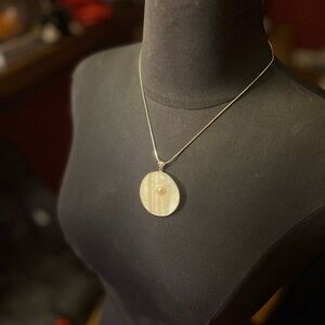 Elegant Shell Pendant Necklace
